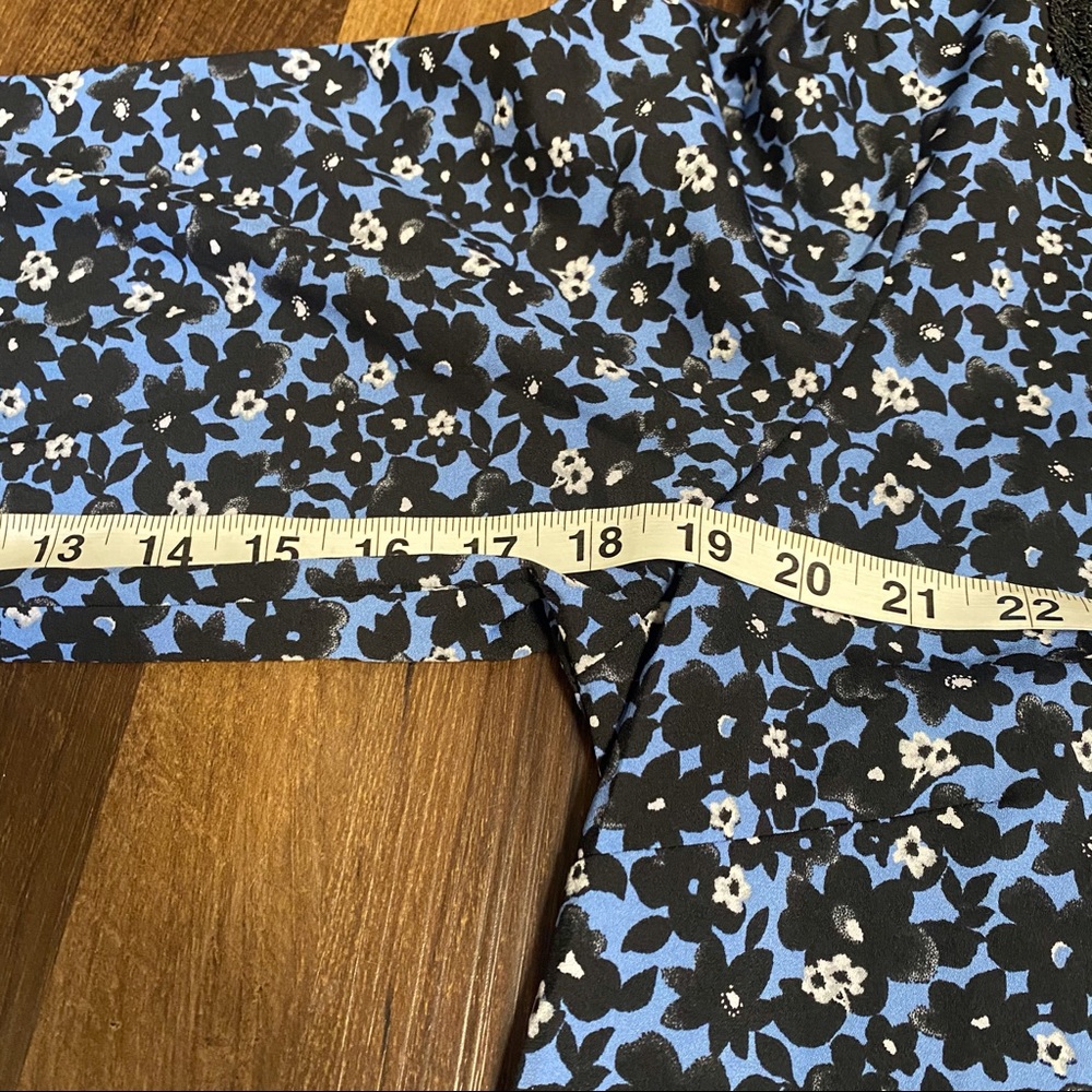 Bella Kim gravel blue floral peasant sleeve L - Picture 8 of 9